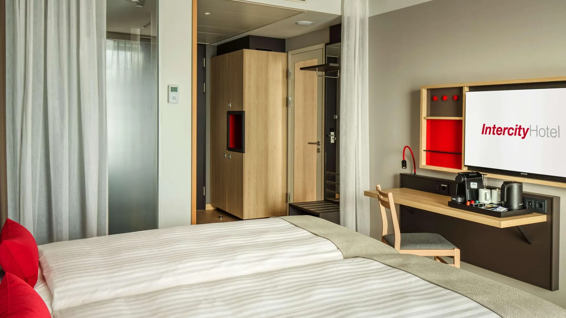 Intercityhotel Amsterdam Schiphol Airport Хоофддорп