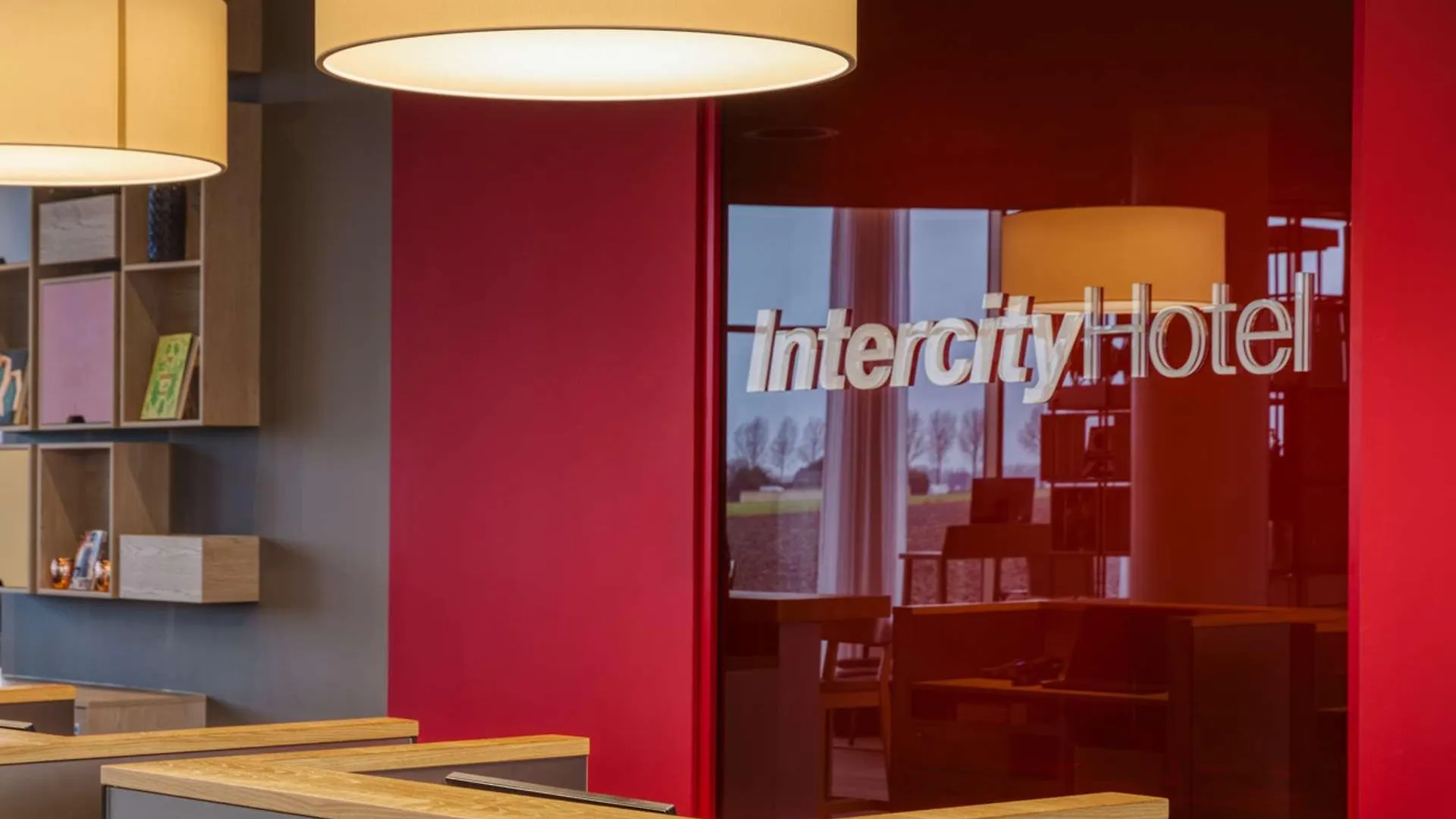 **** فندق Intercityhotel Amsterdam Schiphol Airport هوفدوربْ هولندا