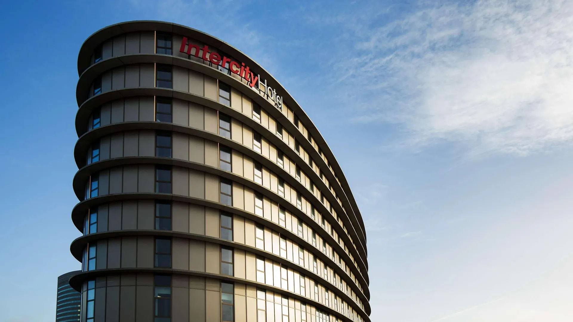 فندق Intercityhotel Amsterdam Schiphol Airport هوفدوربْ
