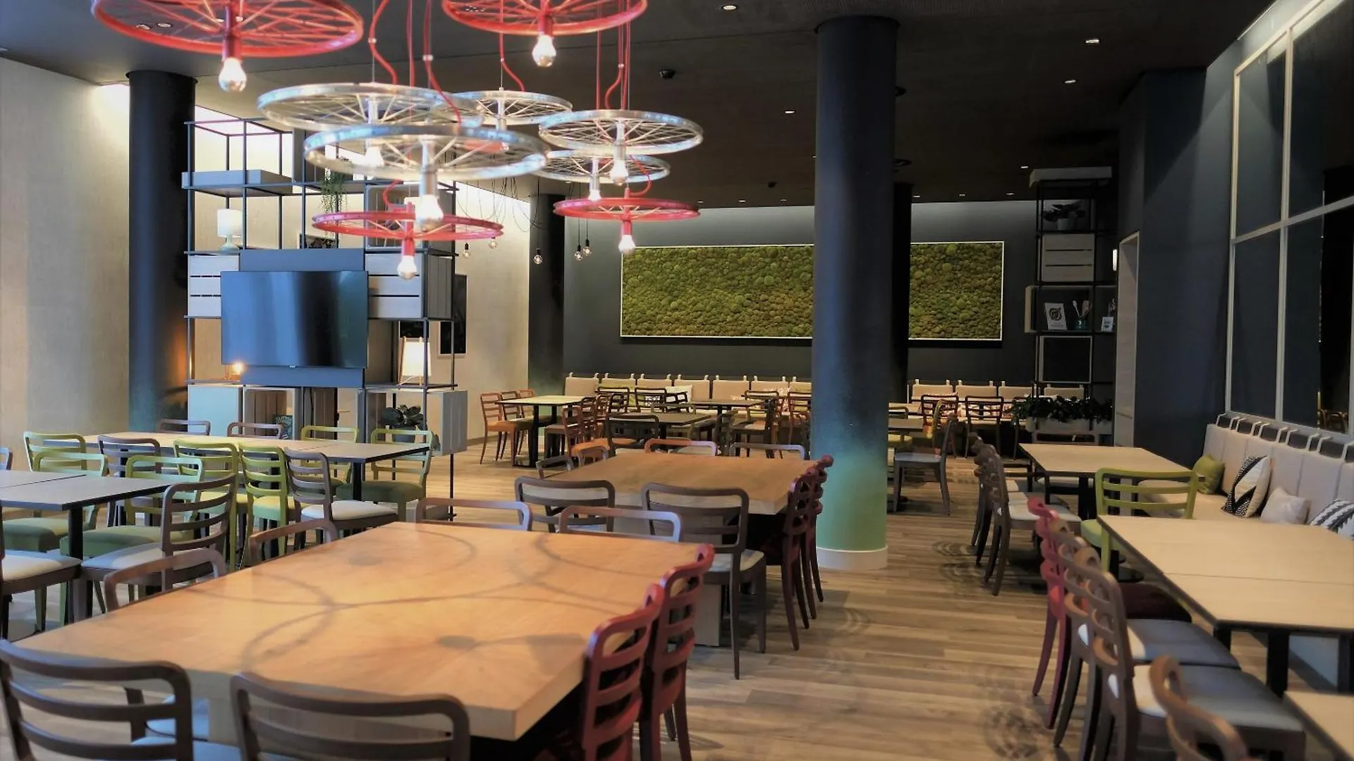 Отель Intercityhotel Amsterdam Schiphol Airport Хоофддорп