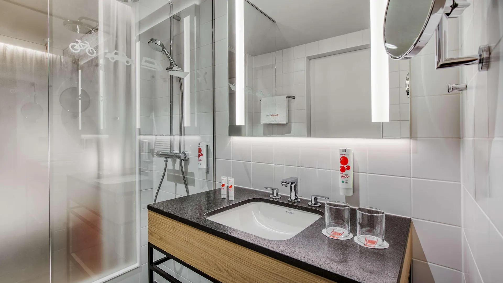Intercityhotel Amsterdam Schiphol Airport ﾎｰﾌﾄﾞﾛｰﾌﾟ ホテル