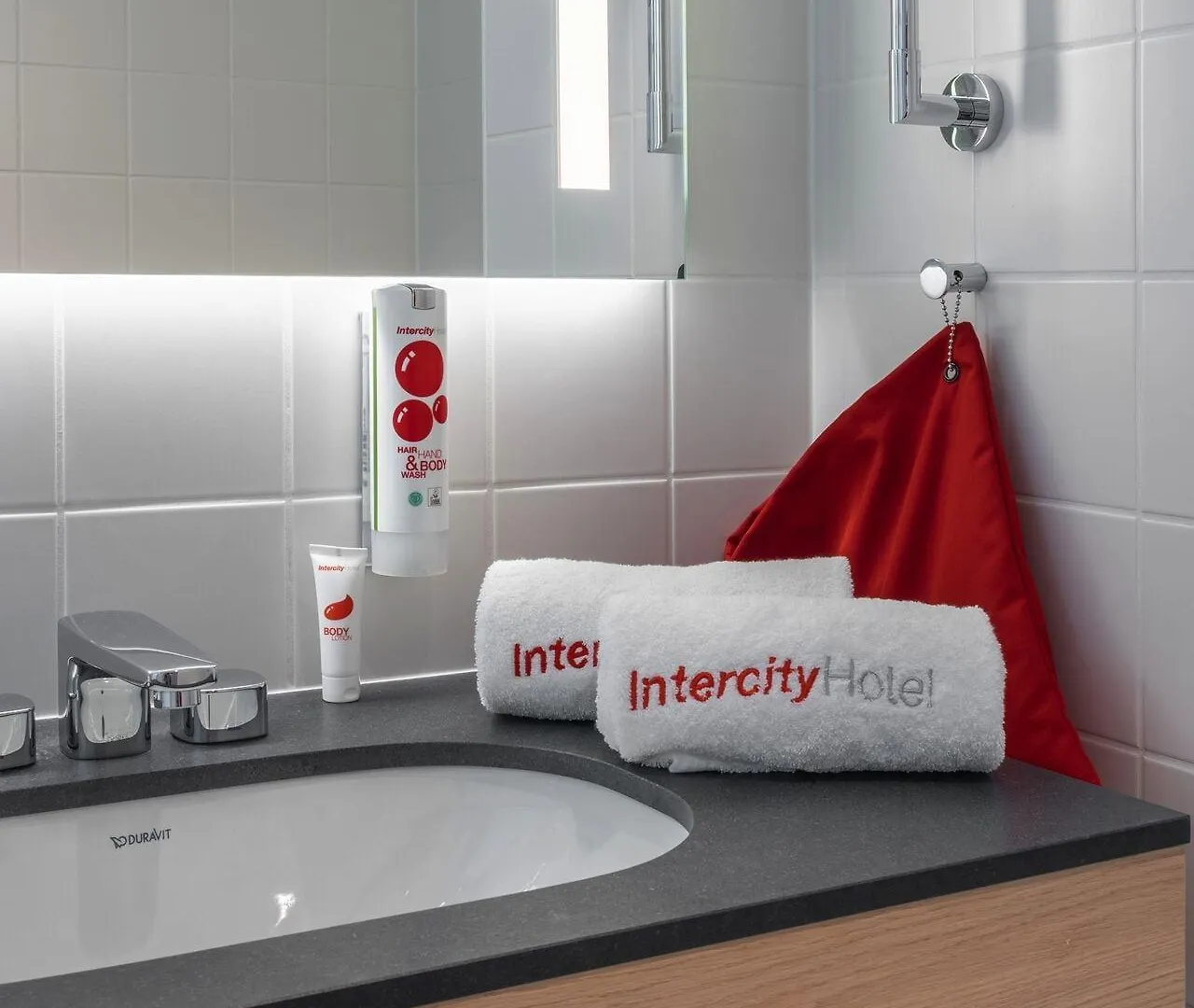 Intercityhotel Amsterdam Schiphol Airport ﾎｰﾌﾄﾞﾛｰﾌﾟ ホテル