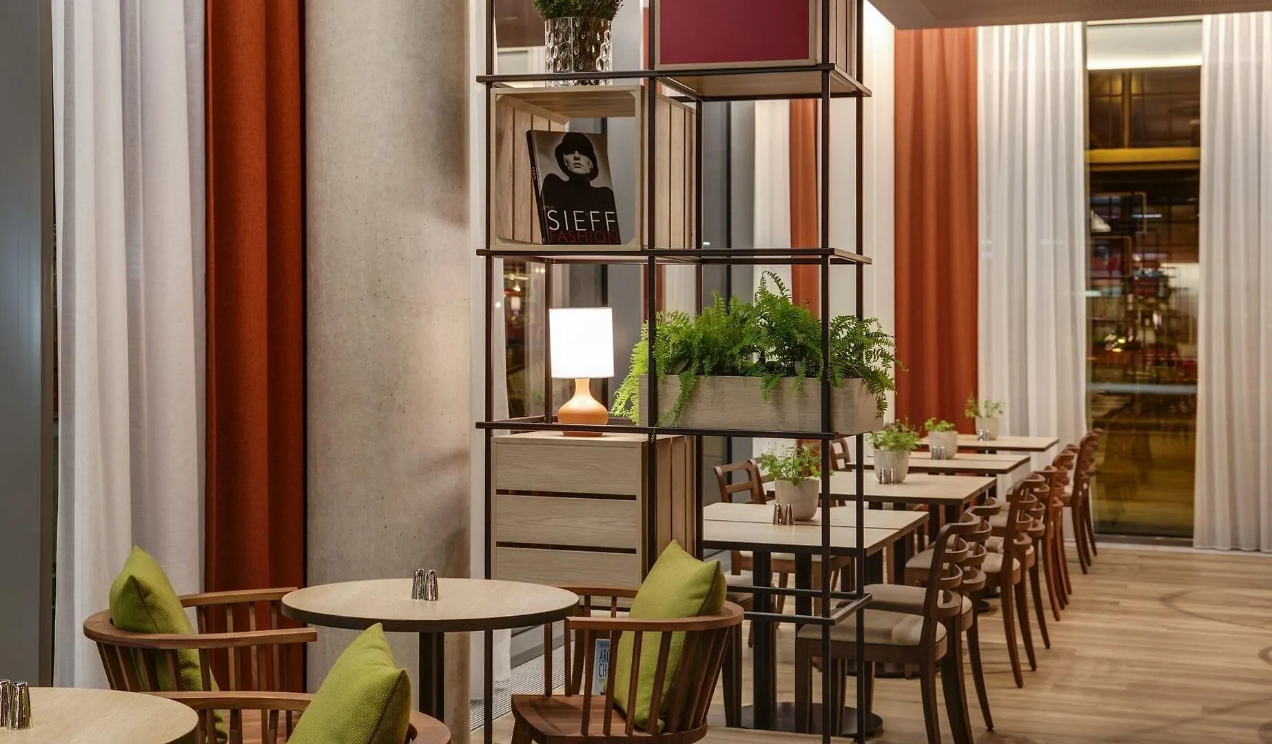 Intercityhotel Amsterdam Schiphol Airport ﾎｰﾌﾄﾞﾛｰﾌﾟ 4*,  オランダ