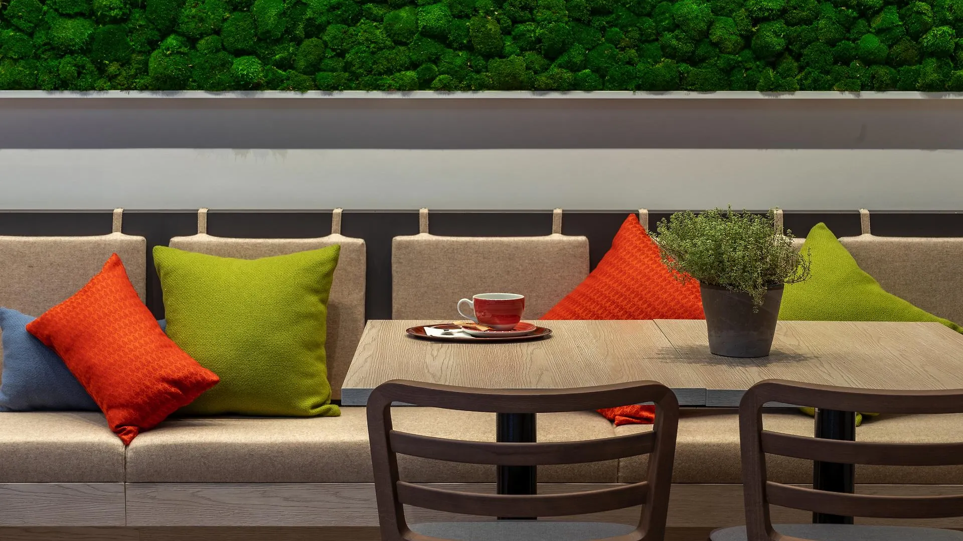 Intercityhotel Amsterdam Schiphol Airport ﾎｰﾌﾄﾞﾛｰﾌﾟ ホテル