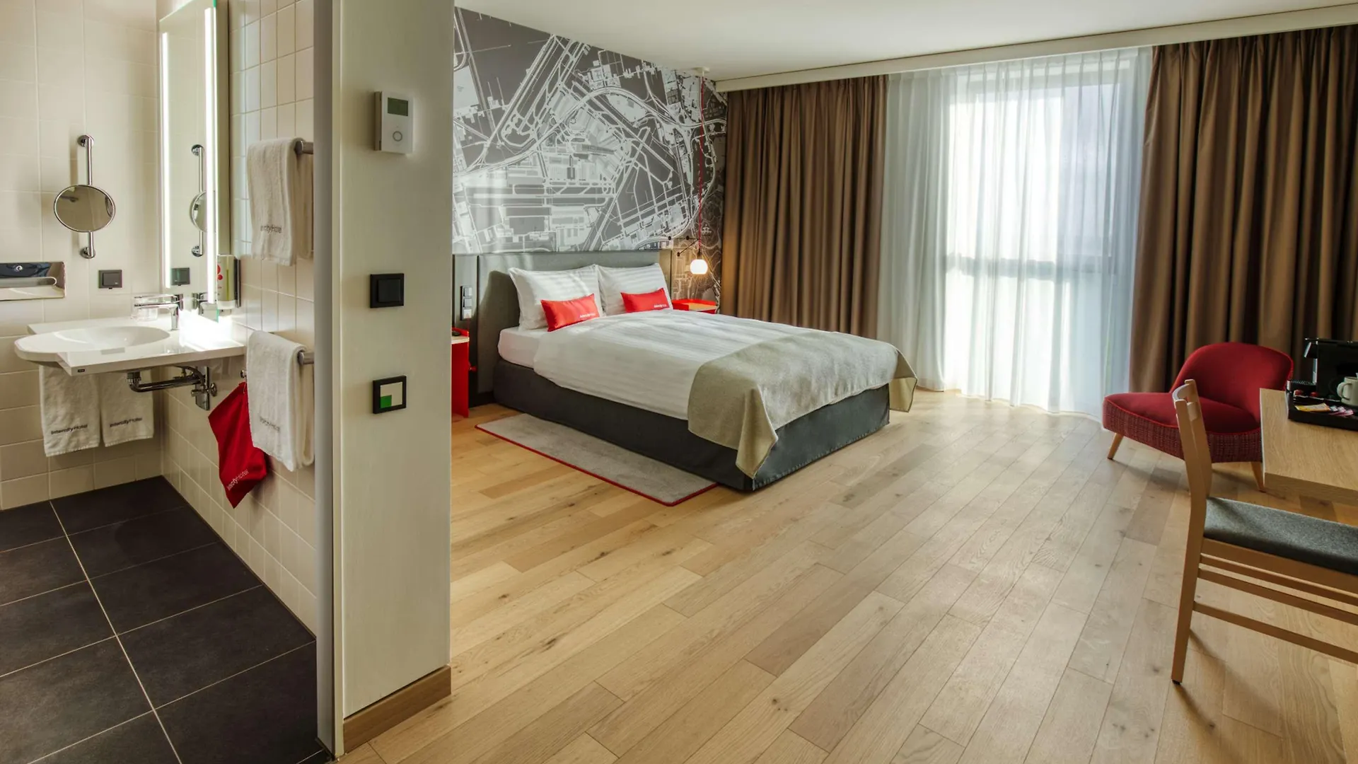 Intercityhotel Amsterdam Schiphol Airport ﾎｰﾌﾄﾞﾛｰﾌﾟ