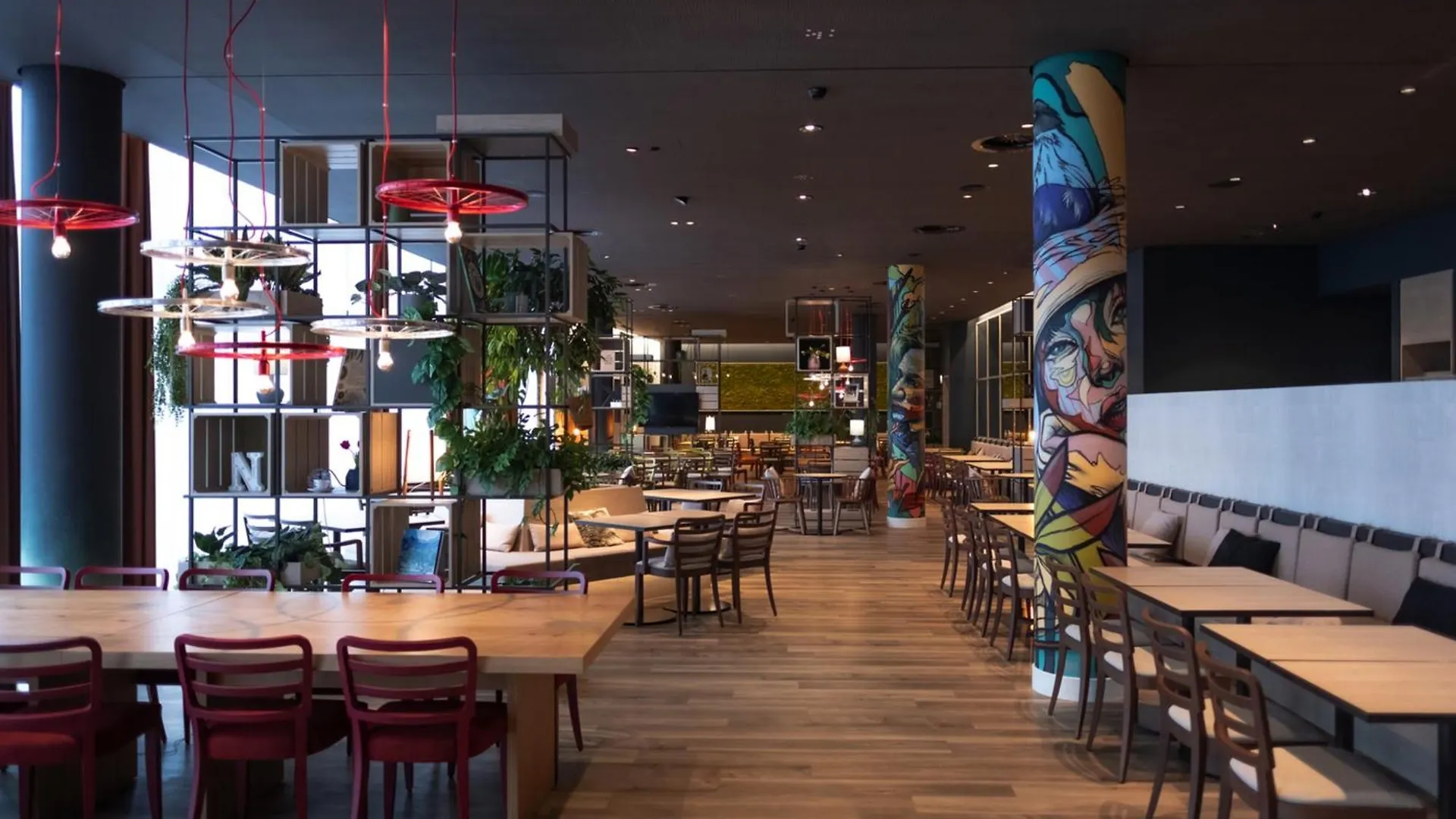 Intercityhotel Amsterdam Schiphol Airport ﾎｰﾌﾄﾞﾛｰﾌﾟ ホテル
